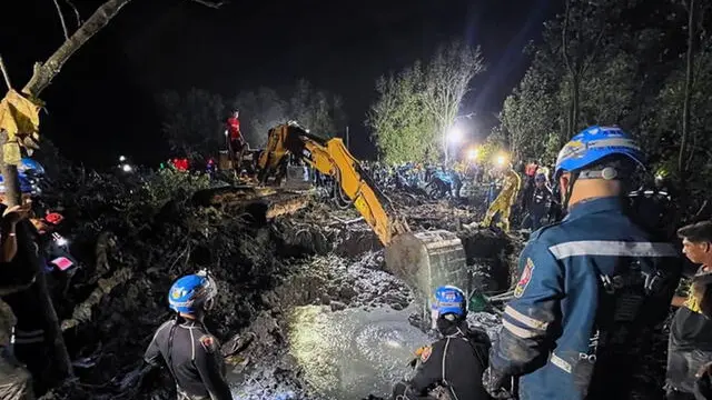 epa11560813 A handout photo made available by the Poh Teck Tung Foundation shows rescue workers conducting a search and rescue operating to recover the wreckage of a plane after it crashed into a mangrove forest in Chachoengsao province, Thailand, 23 August 2024. A small plane with nine people on board was found in the mud after it crashed in a mangrove forest in Chachoengsao province. All nine passengers, including five Chinese tourists from Hong Kong, two Thai female crew and the Thai pilot and co-pilot were killed in the crash, according to the Governor of Chachoengsao Province. EPA/PARTYA CHURARAT / HANDOUT HANDOUT EDITORIAL USE ONLY/NO SALES