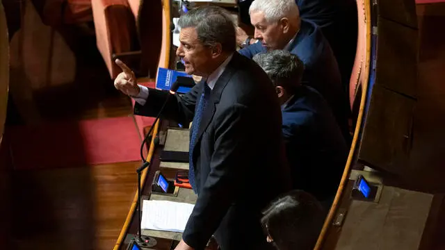 Il senatore Carlo Calenda, durante la discussione del d-l n°73/2024 in materia di riduzione dei tempi delle liste di attesa delle prestazioni sanitarie. Roma, 17 luglio 2024 ANSA/MASSIMO PERCOSSI