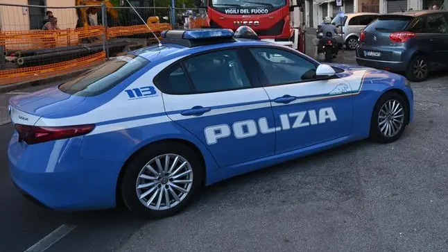 Un'auto della Polizia di Stato in città