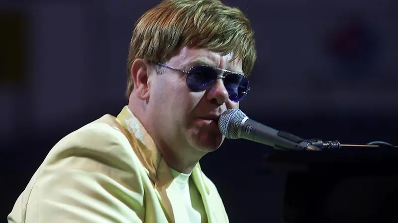 Sir Elton John a Brescia nel 2000 - Foto New Reporter Favretto © www.giornaledibrescia.it