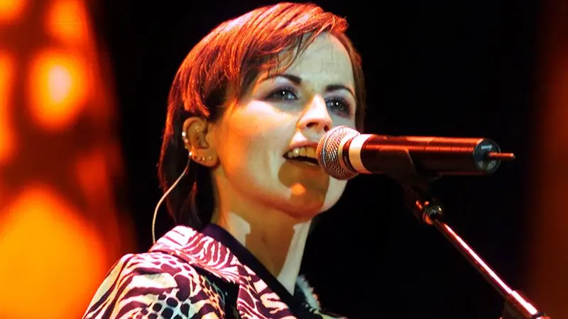 8000 persone parteciparono al concerto dei Cranberries il 16 luglio del 2000 - Foto New Reporter Favretto © www.giornaledibrescia.it