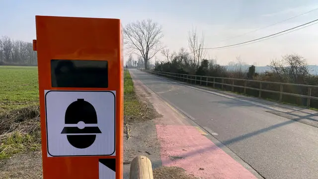 Buccinasco, autovelox abbattuti dopo essere stati installati ieri - 20 febbraio 2024 - foto Spf/Ansa