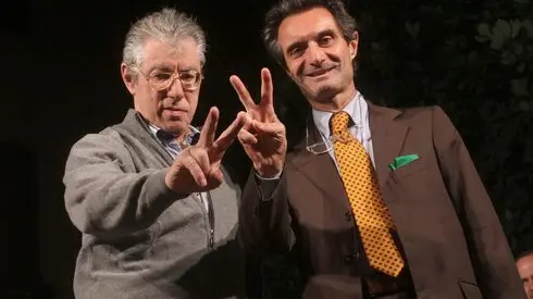 il ministro bossi in comizio per sostenere la candidatura a sindaco di attilio fontana nella foto con fontana varese 27 maggio 2011