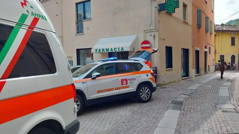 La farmacia di Agnosine dove il 53enne è stato soccorso - © www.giornaledibrescia.it