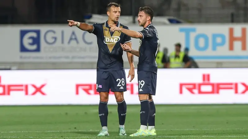 Corrado in compagnia di Adorni, autore di un grande avvio di stagione - Foto New Reporter Nicoli © www.giornaledibrescia.it