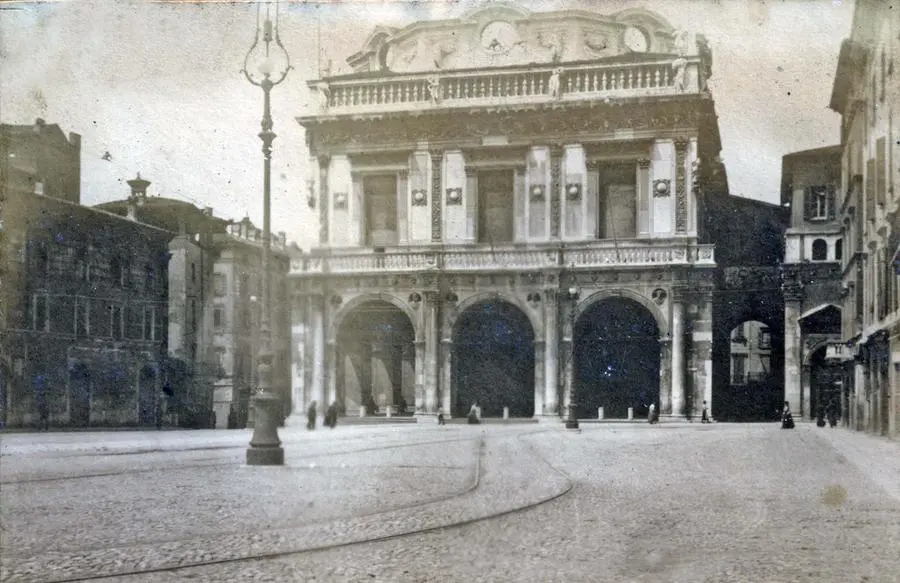 Brescia a inizio Novecento negli scatti di Arnaldo Cominelli