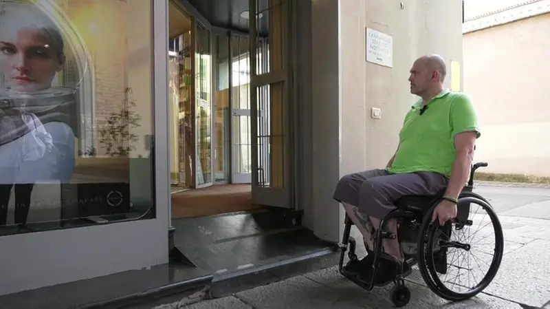 Le difficoltà più grandi riguardano i negozi, soprattutto in centro storico - © www.giornaledibrescia.it