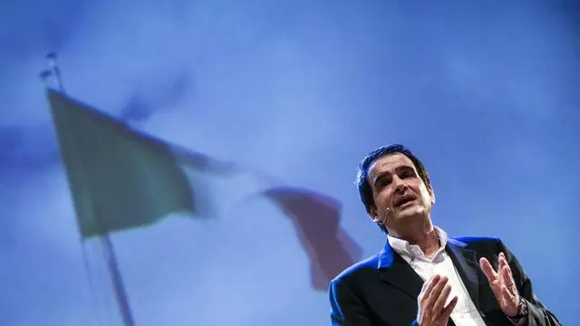 Raffaele Fitto durante il suo intervento alla convention dei Ricostruttori, all'auditorium del Massimo, Roma, 21 febbraio 2015. ANSA/ ANGELO CARCONI