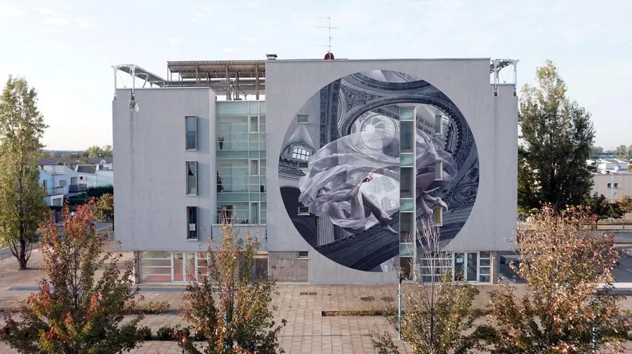 L'opera di Vesod su un edificio del Villaggio Violino - Foto/LINK Urban Art Festival