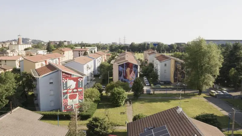 Le opere nel quartiere di San Bartolomeo (Luogo Comune e Zamoc) - Foto/LINK Urban Art Festival