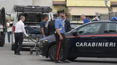 Rimozione del cadavere sul luogo dove Andrea Beretta ultras Inter ha ucciso con un coltello Antonio Bellocco che gli ha sparato con una pistola davanti ad una palestra n via Besozzi a Cernusco sul Naviglio. 04 Settembre 2024. ANSA/ANDREA CANALI