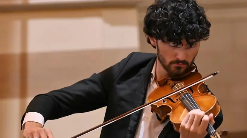 Pietro Milzani, 19 anni, è un violinista bresciano