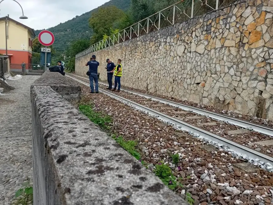 Le verifiche lungo i binari della Brescia-Iseo-Edolo a Sale Marasino