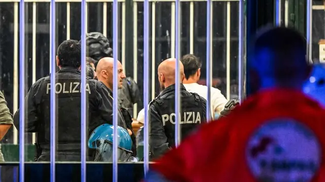 Evasione e rivolta al interno del carcere minorile Cesare Beccaria, Polizia Di Stato e Carabinieri per sedare la rivolta e catturare i fuggitivi, Milano,1 Settembre 2024, Ansa/Andrea Fasani