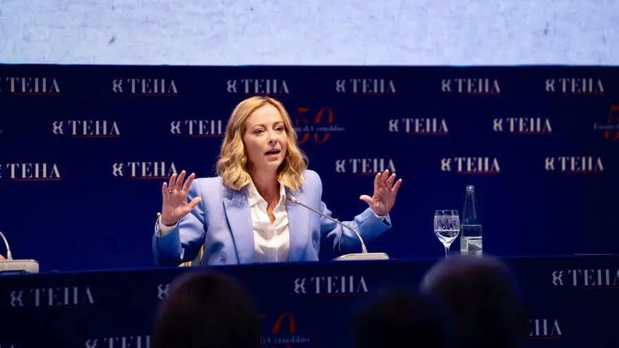 La premier Meloni interviene al forum Ambrosetti - © www.giornaledibrescia.it