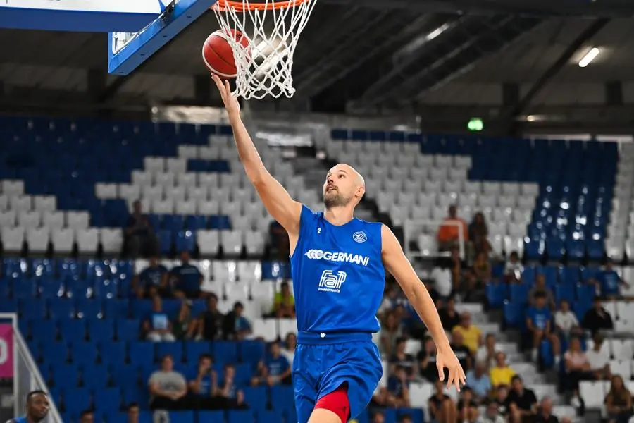 Basket. primo allenamento a porte aperte per la Germani