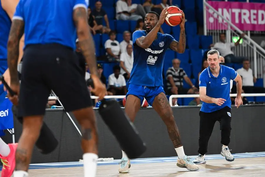 Basket. primo allenamento a porte aperte per la Germani