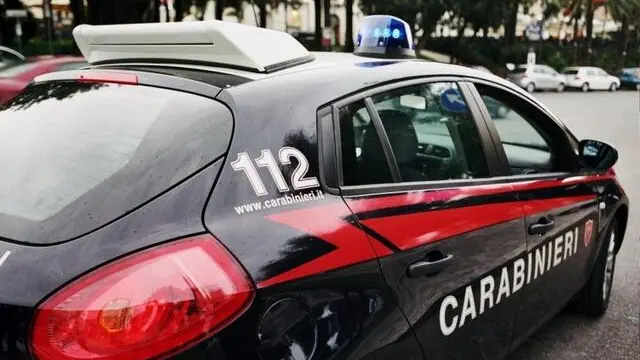 Dopo la rapina, Comune e carabinieri hanno organizzato un incontro con i cittadini - Foto Ansa © www.giornaledibrescia.it