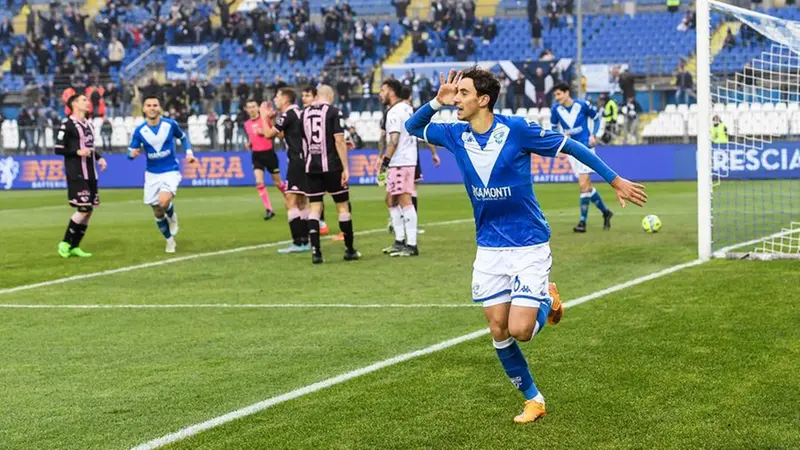 L'esultanza di Galazzi dopo il gol segnato al Palermo nel 2022 - Foto New Reporter © www.giornaledibrescia.it