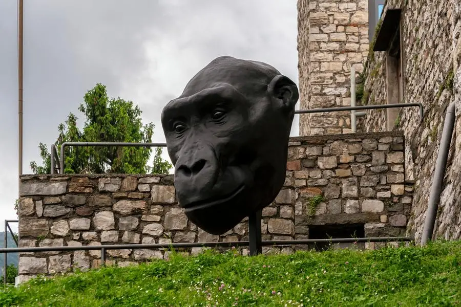 Le sculture di Bombardieri in un nuovo catalogo