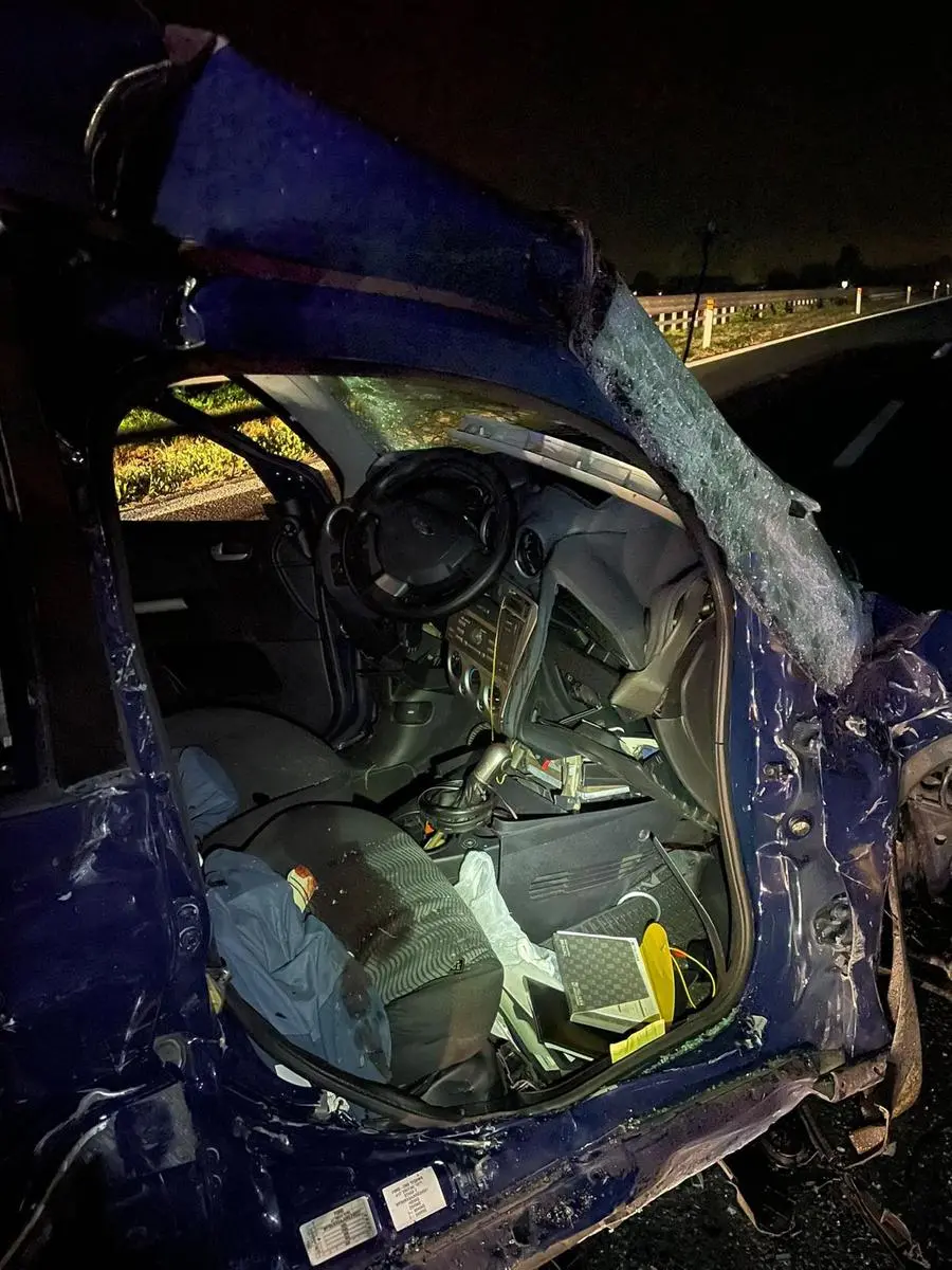 Le auto distrutte nell'incidente in A21