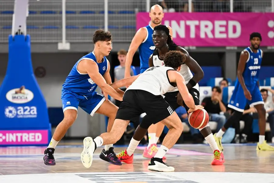 SPORT BASKET BRESCIA Trofeo Ferrari Germani Pallacanestro Brescia Segafredo Virtus Bologna NELLA FOTO Alessandro Tonelli 11-09-2024 Checchi@newreporter