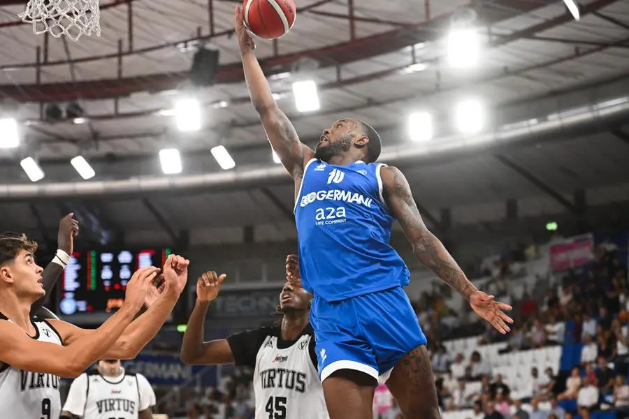 SPORT BASKET BRESCIA Trofeo Ferrari Germani Pallacanestro Brescia Segafredo Virtus Bologna NELLA FOTO Jason Burnell 11-09-2024 Checchi@newreporter