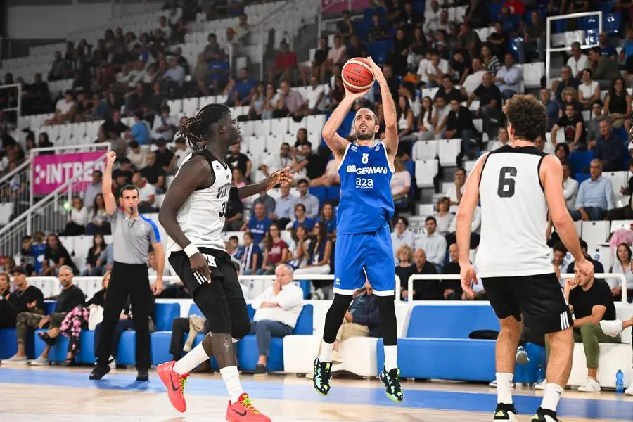 SPORT BASKET BRESCIA Trofeo Ferrari Germani Pallacanestro Brescia Segafredo Virtus Bologna NELLA FOTO Amedeo Della Valle 11-09-2024 Checchi@newreporter