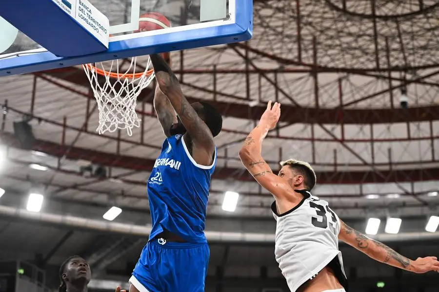 SPORT BASKET BRESCIA Trofeo Ferrari Germani Pallacanestro Brescia Segafredo Virtus Bologna NELLA FOTO Jason Burnell 11-09-2024 Checchi@newreporter