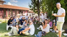 Una foto di gruppo alla passata edizione del festival Franciacorta in Cantina