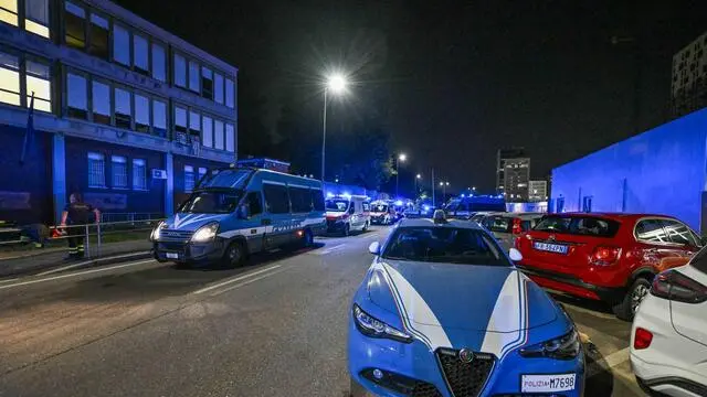 Evasione e rivolta al interno del carcere minorile Cesare Beccaria, Polizia Di Stato e Carabinieri per sedare la rivolta e catturare i fuggitivi, Milano,1 Settembre 2024, Ansa/Andrea Fasani