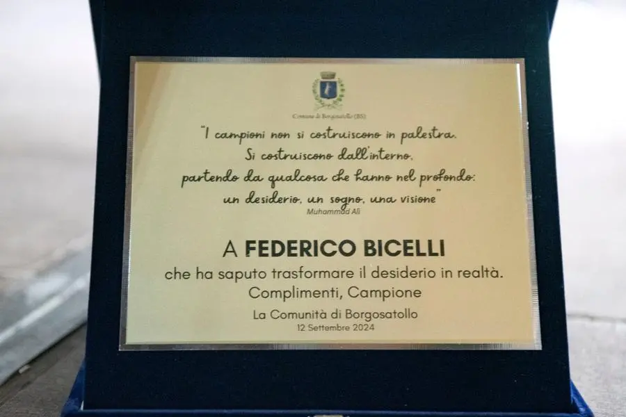 A Borgosatollo la festa per le medaglie di Federico Bicelli