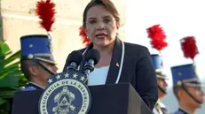 epa11578326 Honduran President Xiomara Castro speaks during the commemoration of the 203rd anniversary of her country's independence from the Spanish Crown in Tegucigalpa, Honduras, 01 September 2024. In her message, the Honduran leader reaffirmed her 'unwavering decision to defend' the territory, seas, rivers, and forests, as well as the culture, history, natural resources, sovereignty, and dignity of the Honduran people. EPA/STR