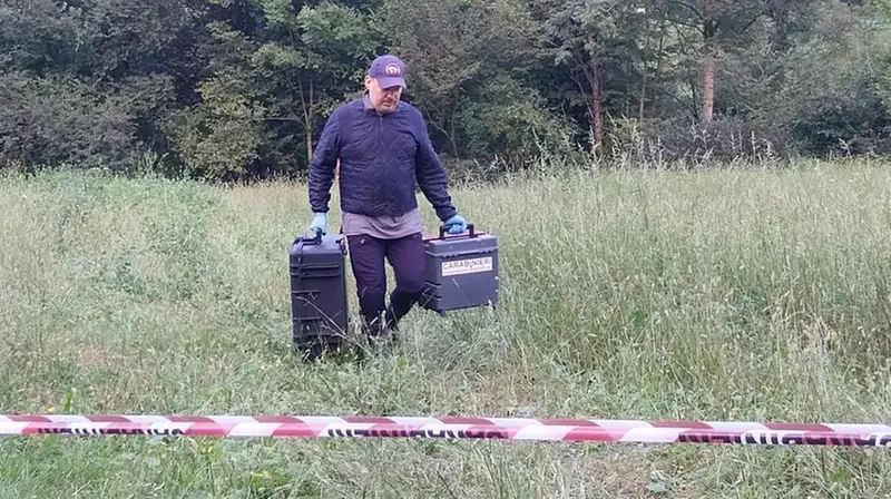 I rilievi dei carabinieri sul luogo della tragedia - © www.giornaledibrescia.it