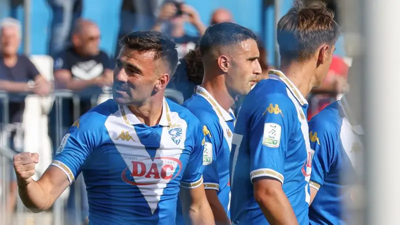 A Moncini sono bastati pochi minuti per sbloccarsi su rigore - Foto New Reporter Nicoli © www.giornaledibrescia.it