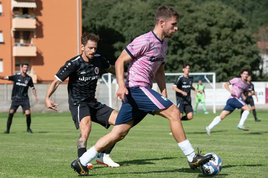 SPORT CALCIO VOBARNO PROMOZIONE VOBARNO PAVONESE NELLA FOTO SCALVINI DEL VOBARNO E TRAVERSI DELLA PAVONESE 15-09-2024 PIERPAOLO PAPETTI AGENZIA NEWREPORTER