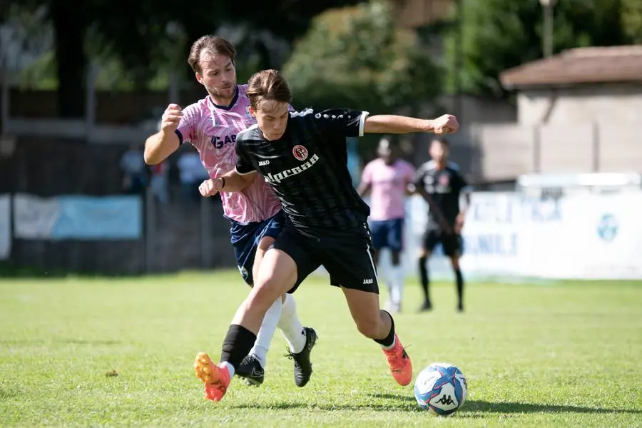 SPORT CALCIO VOBARNO PROMOZIONE VOBARNO PAVONESE NELLA FOTO BOSCHIROLI DEL VOBARNO E BETTEGAZZI DELLA PAVONESE 15-09-2024 PIERPAOLO PAPETTI AGENZIA NEWREPORTER