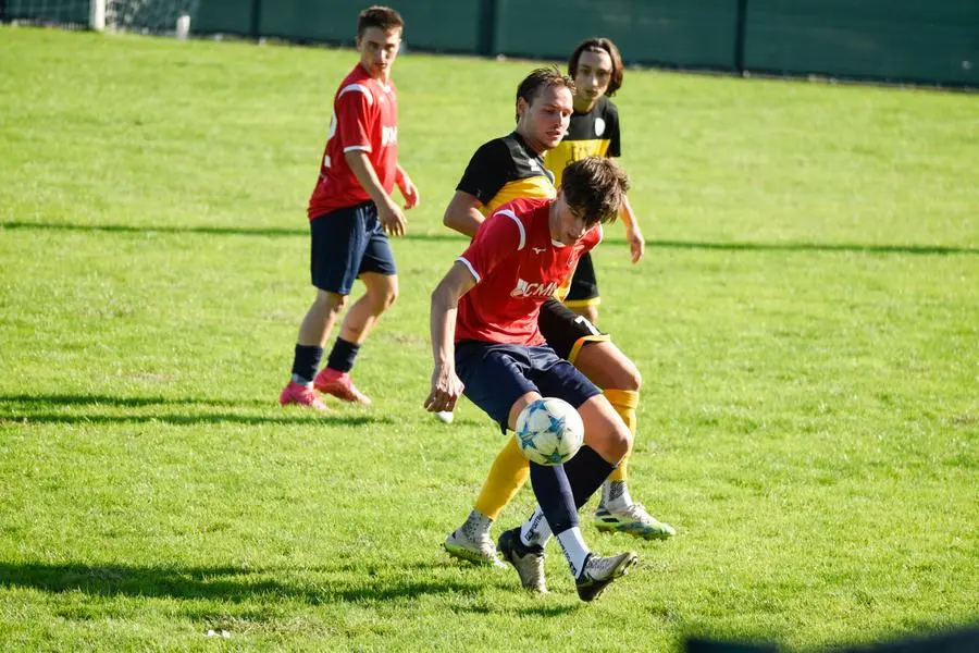 CALCIO SECOONDA CATEGORIA PASSIRANO CAMIGNONE VS  NUOVA CAMUNIA   NELLA FOTO GUZZA SIMONE VS BONARDI NICOLO   15-09-2024 zanardini@newreporter