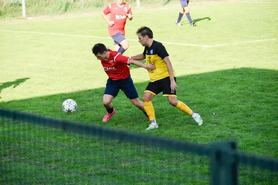 CALCIO SECOONDA CATEGORIA PASSIRANO CAMIGNONE VS  NUOVA CAMUNIA   NELLA FOTO CONTRASTO MARIOTTI ANDREA VS BONARDI NICOLO   15-09-2024 zanardini@newreporter