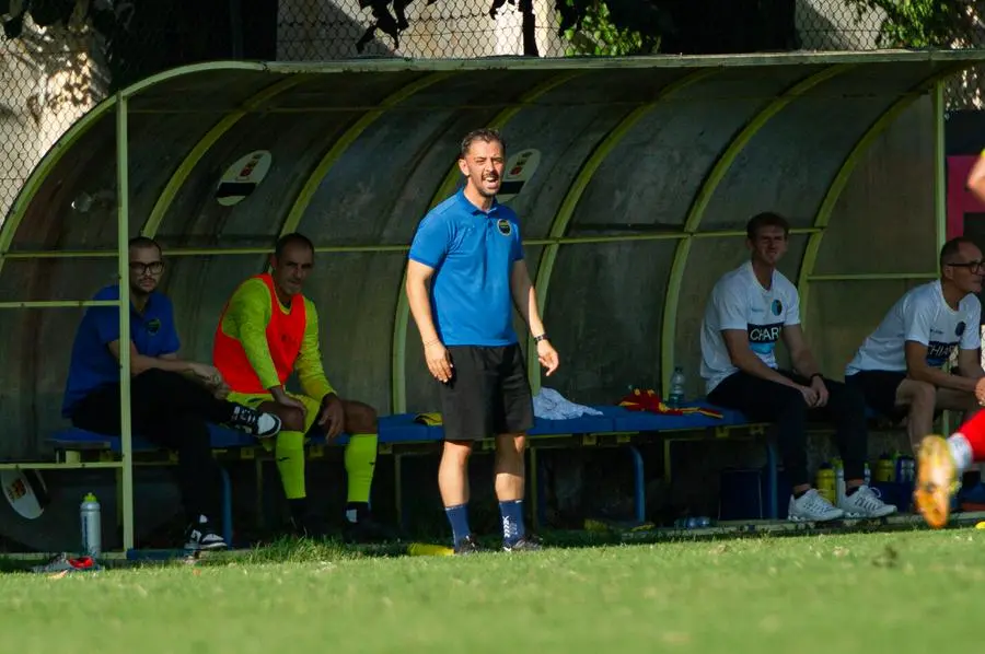 Sport Calcio Chiari Prima Categoria  Chiari - Castrezzato nella foto scabelli lorenzo mister del chiari 15/09/2024 mazzocchi@newreporter