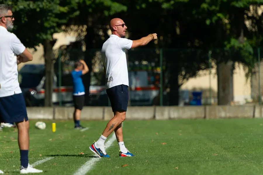 Sport Calcio Chiari Prima Categoria  Chiari - Castrezzato nella foto Siroli Fabrizio mister castrezzato 15/09/2024 mazzocchi@newreporter