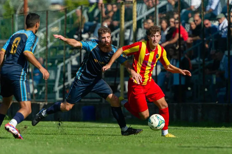 Sport Calcio Chiari Prima Categoria  Chiari - Castrezzato nella foto rovetta andrea del chiari alghisi luca del castrezzato 15/09/2024 mazzocchi@newreporter