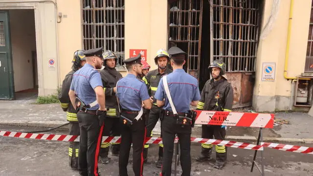 Tre morti in incendio a Milano, i pm indagano per strage | Giornale di ...
