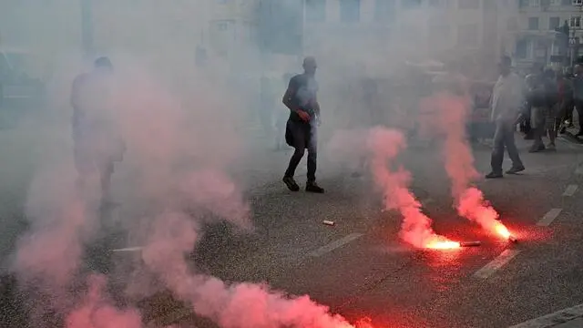 Un momento degli scontri tra Polizia e manifestanti antifascisti in occasione della presemtazione del candidato presidente di Forza Nuova , alle prossime elezioni del 27-28 ottobre prossimo, dopo le dimissioni del presidente Giovanni Toti a causa dell'accusa di corruzzione. Genova, 11 settembre 2024. ANSA/LUCA ZENNARO