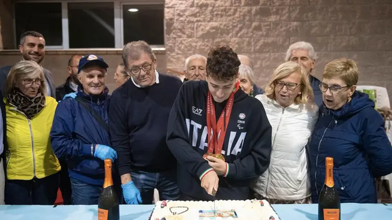 SPORT NUOTO BORGOSATOLLO CENTRO SPORTIVO DI BORGOSATOLLO FESTEGGIAMENTI PER FEDERICO BICELLI NELLA FOTO FEDERICO BICELLI 12-09-2024 PIERPAOLO PAPETTI AGENZIA NEWREPORTER