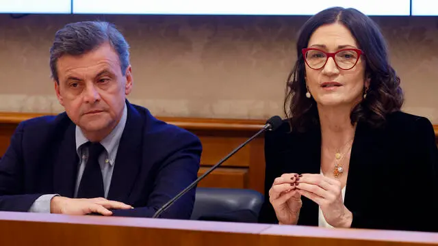 Il leader di Azione, Carlo Calenda e Mariastella Gelmini, durante la conferenza stampa di presentazione delle proposte di Azione per una vera riforma costituzionale, Senato, Roma 6 febbraio 2023. ANSA/FABIO FRUSTACI