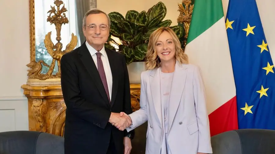 La presidente del Consiglio Giorgia Meloni e l'ex premier Mario Draghi - Foto Ansa/Palazzo Chigi/Filippo Attili