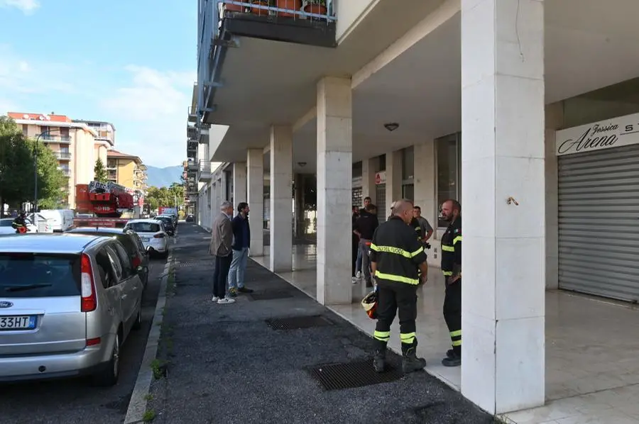 L'intervento dei Vigili del fuoco in via Montello a Brescia