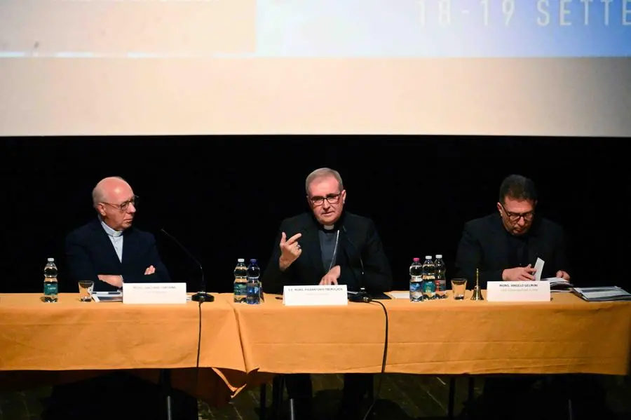 L'intervento di mons. Pierantonio Tremolada al convegno del clero