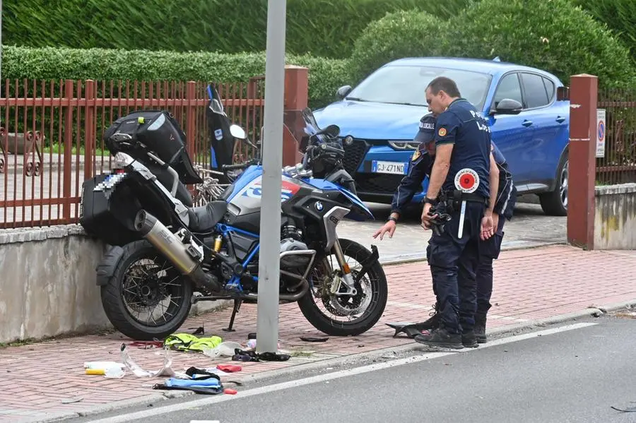 Incidente a Sirmione, morto un motociclista 66enne